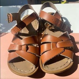 Girls size 10 Salt Water Sandals